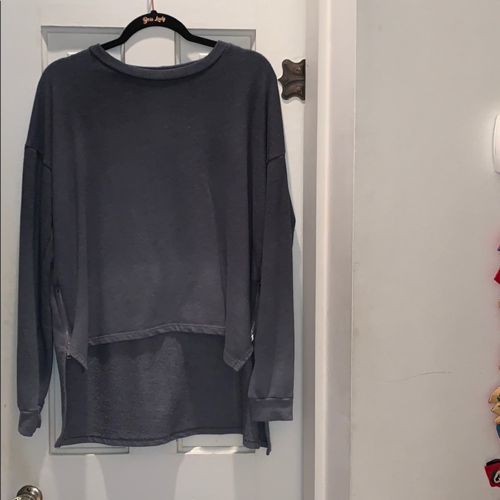 Sweater w zipper slits